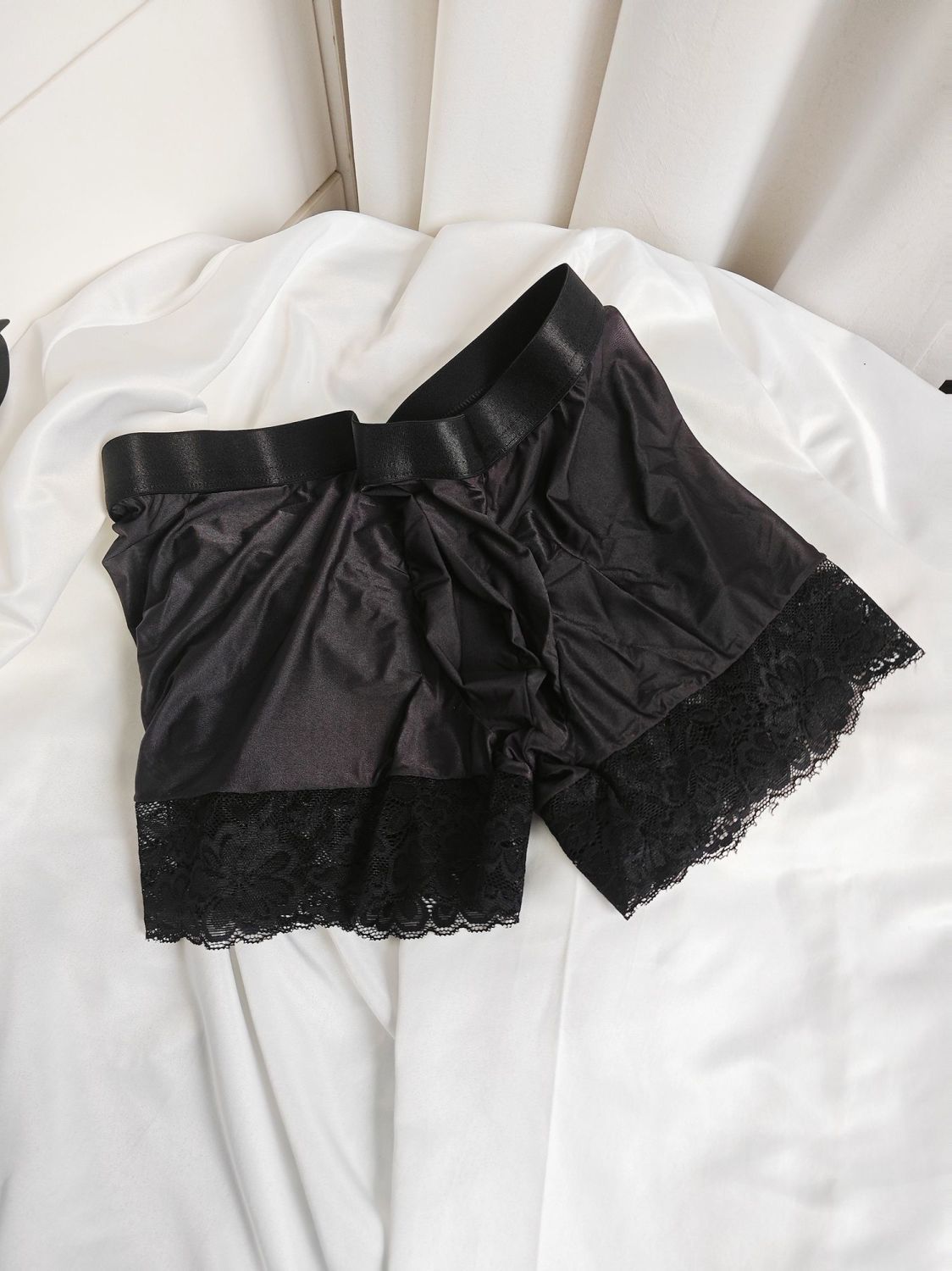 Sexy Man's Glossy Lace Hem Sho - مراجعة Pouch Boxer Pouch وسعره